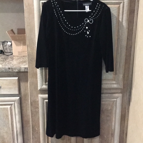 Black Color Women’s Size 10 Petite Polyester Dress - Picture 4 of 8